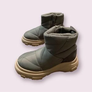 Ugg for toddlers Zara (6c)
